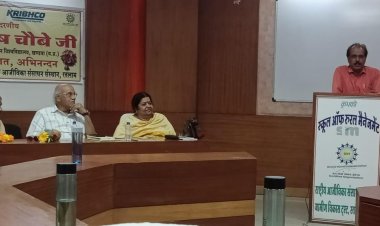 "मनुष्यता की रहनुमाई करती है कविता