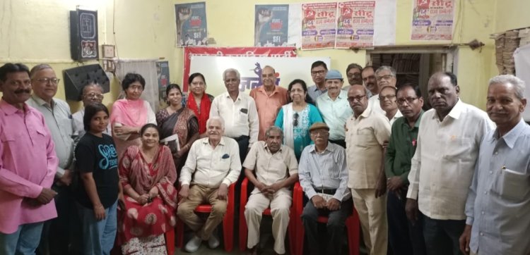 'रचनाकार के भीतर का अंतर्द्वंद्व ही उसे जोड़ता है अपने परिवेश और प्रकृति से'