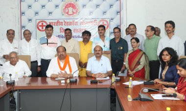 कैबिनेट मंत्री ने दिलाई रेडक्रॉस सोसायटी के संचालक मंडल को शपथ,  कहा बड़ी सोच के साथ काम करें